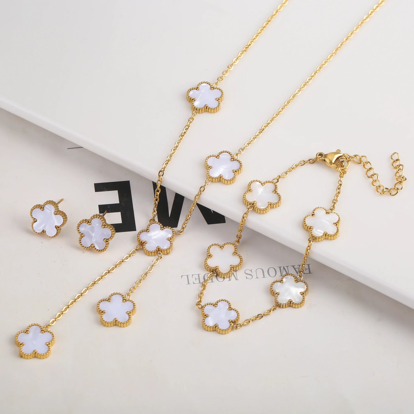 Adjustable New Design Gold Plated Stainless Steel 316L Plant Flower Bracelet with Five Leaf Petals Women'S Luxury Gifts Clover